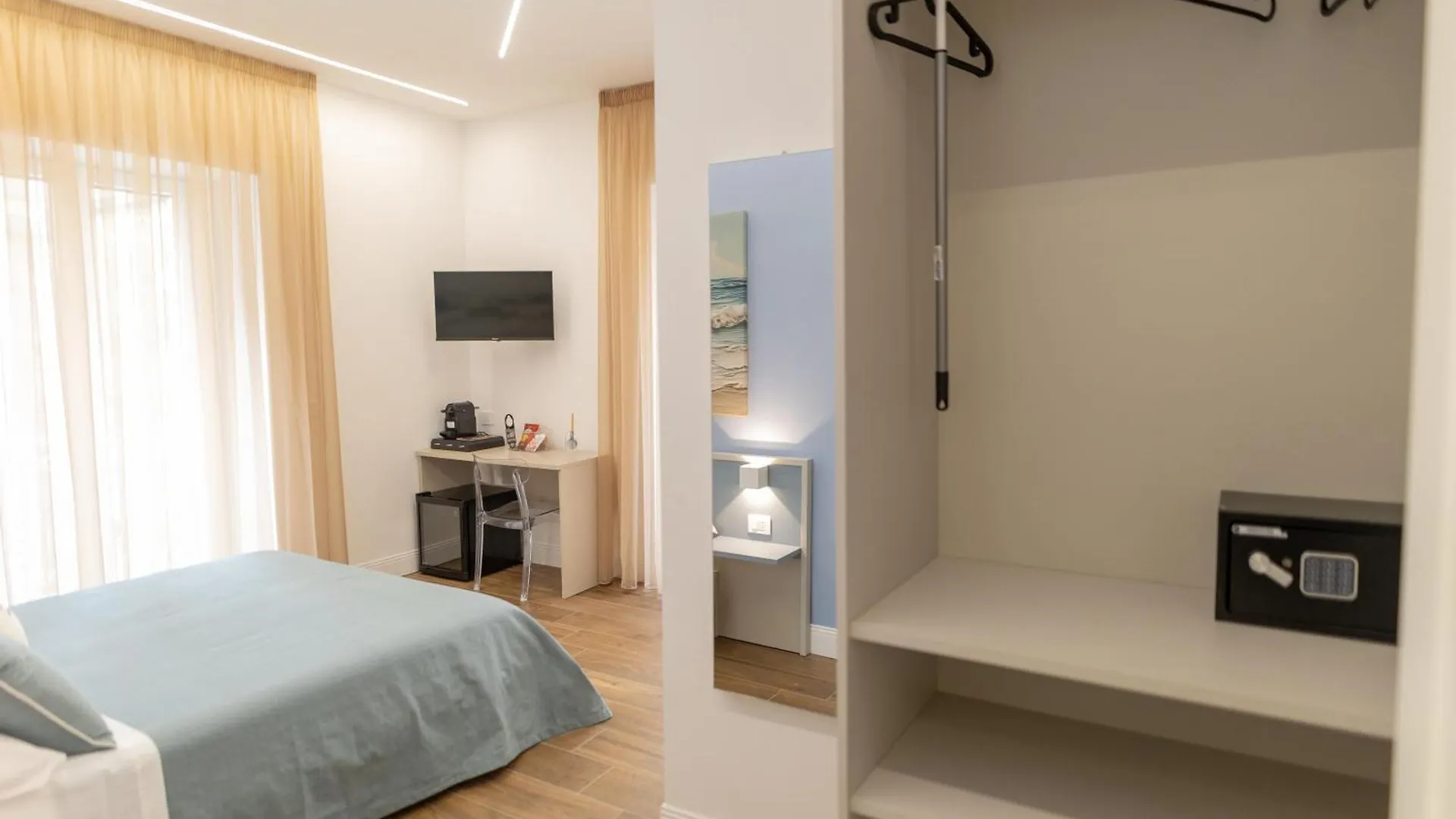 Ianno Napoli Rooms Italien
