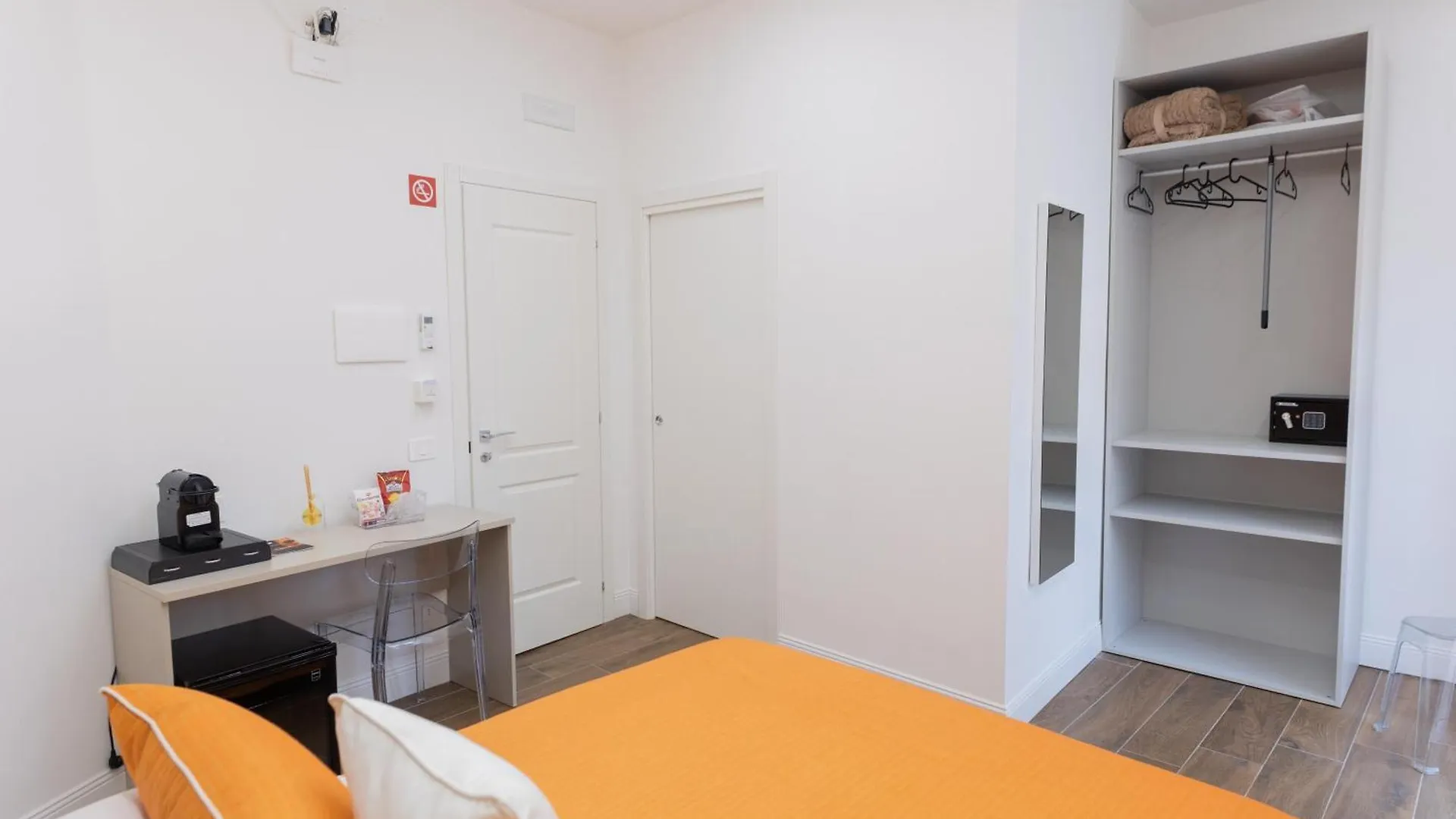 Guest house Ianno Napoli Rooms Italy