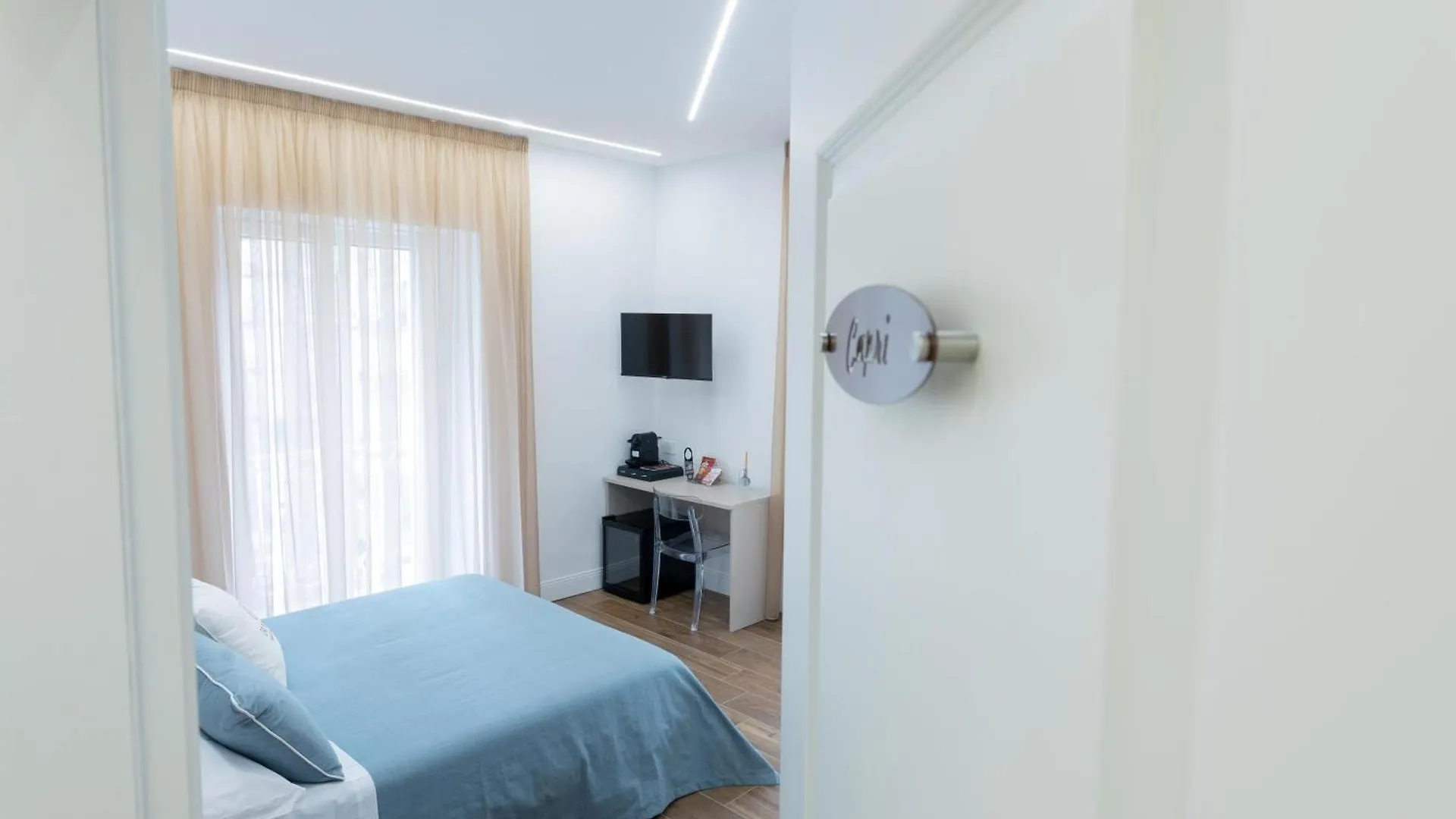 Ianno Napoli Rooms 0*, Naples
